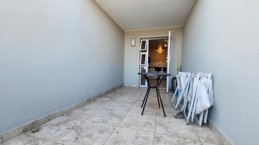 To Let 1 Bedroom Property for Rent in Salt River Western Cape